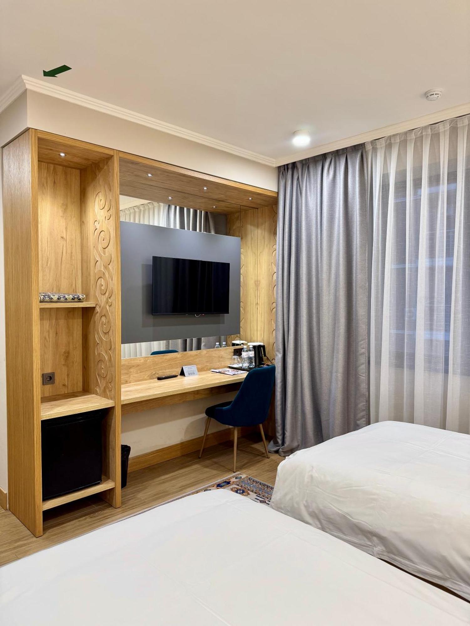 Dami Almaty Hotel ภายนอก รูปภาพ
